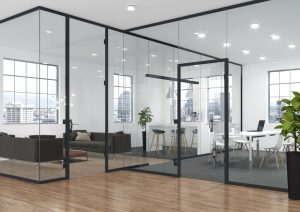 Прозрачные решения: офисные перегородки и стекла